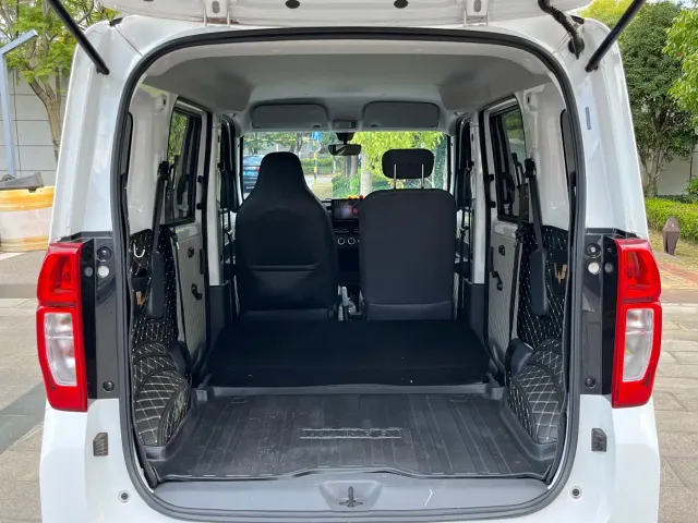 Wuling Zhiguang NEV — Фото автомобиля 21