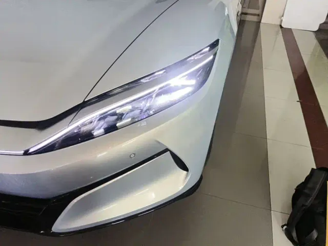 BYD Han L — Фото автомобиля 23