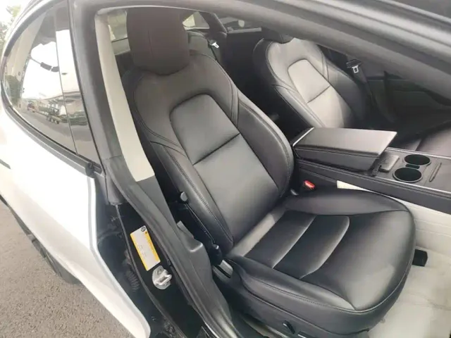 Tesla Model 3 — Фото автомобиля 24