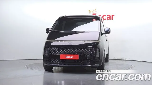 Hyundai Staria Staria 4WD Lounge 9 мест — Фото автомобиля 3