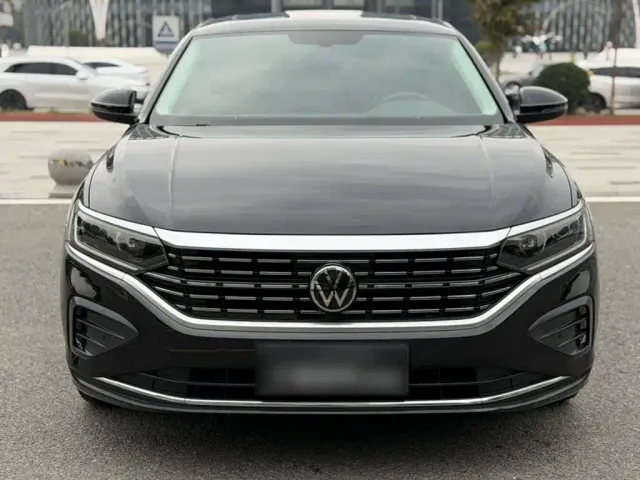 Volkswagen Passat — Фото автомобиля 8