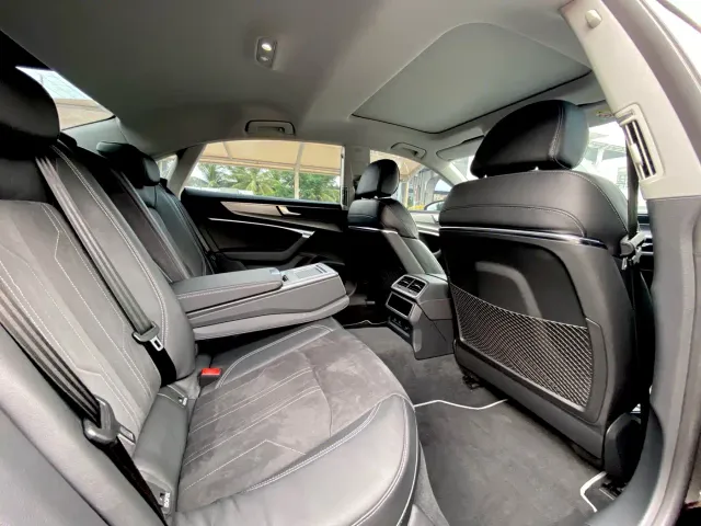 Audi A7L — Фото автомобиля 8