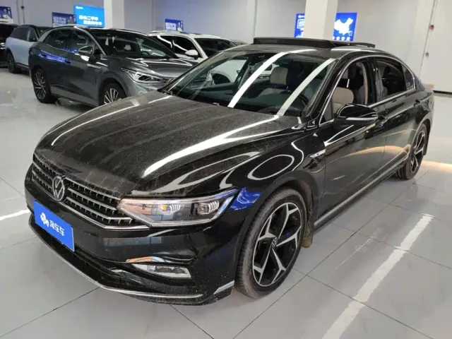 Фотография автомобиля — Volkswagen Magotan