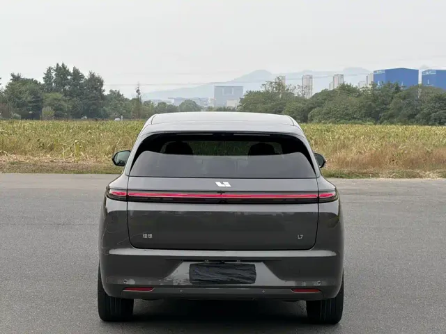 Li Auto L7 — Фото автомобиля 3