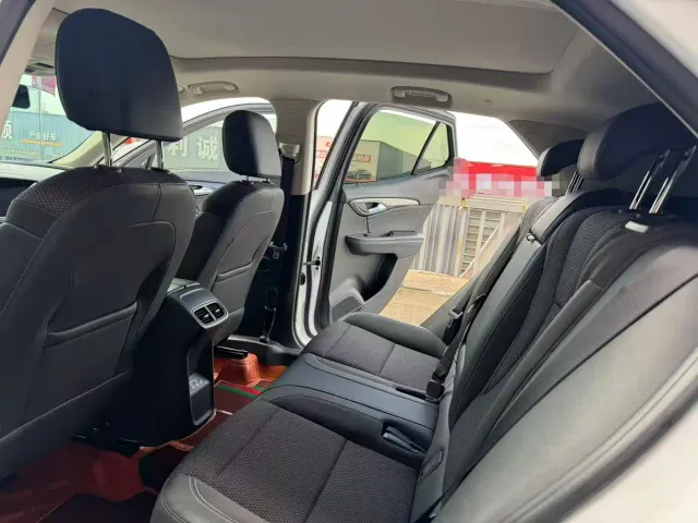 Buick Envision S — Фото автомобиля 6