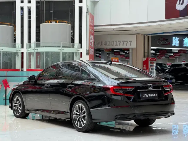 Honda Accord — Фото автомобиля 11