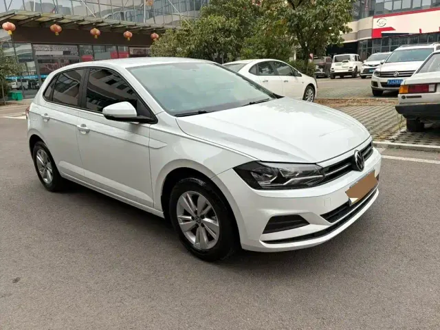 Volkswagen Polo — Фото автомобиля 3