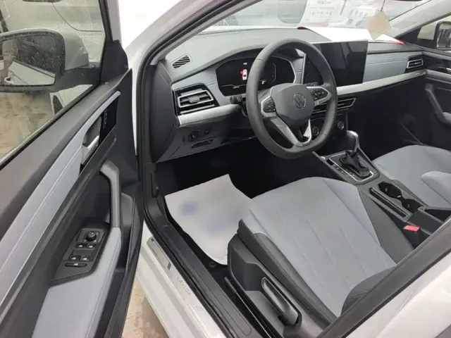 Volkswagen Lavida — Фото автомобиля 15