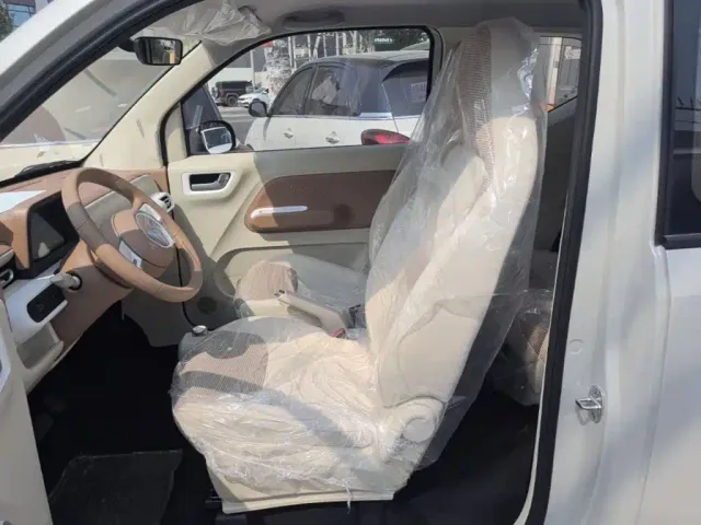 Wuling Hongguang Mini EV — Фото автомобиля 14