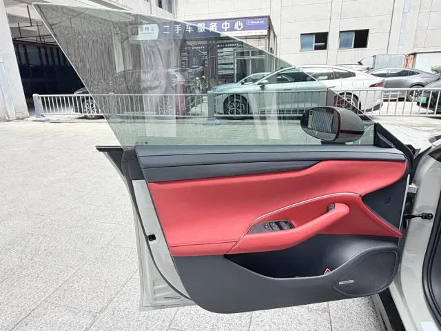 Xiaomi SU7 — Фото автомобиля 6