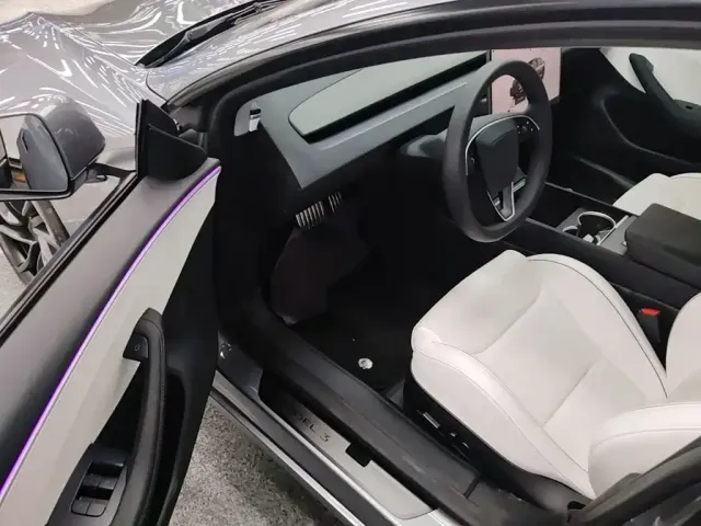 Tesla Model 3 — Фото автомобиля 15