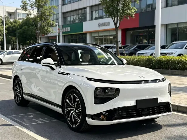 Xpeng G9 — Фото автомобиля 2
