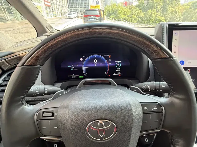 Toyota Alphard — Фото автомобиля 19