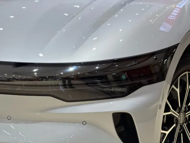 Zeekr 007 GT — Фото автомобиля 3