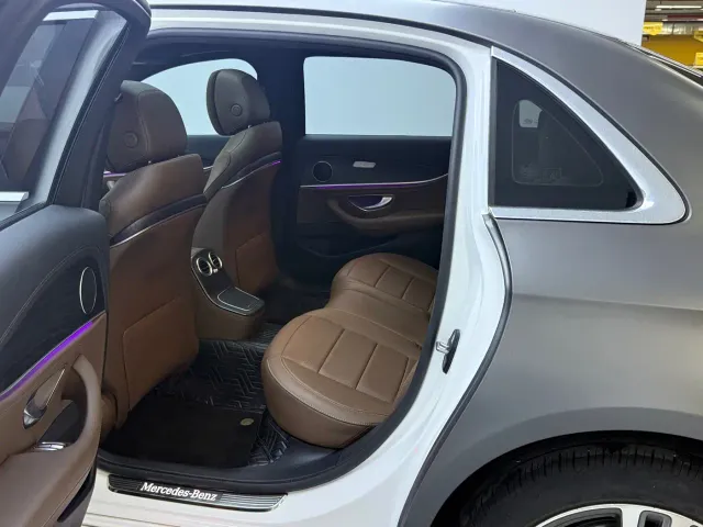 Mercedes-Benz E-Class — Фото автомобиля 18