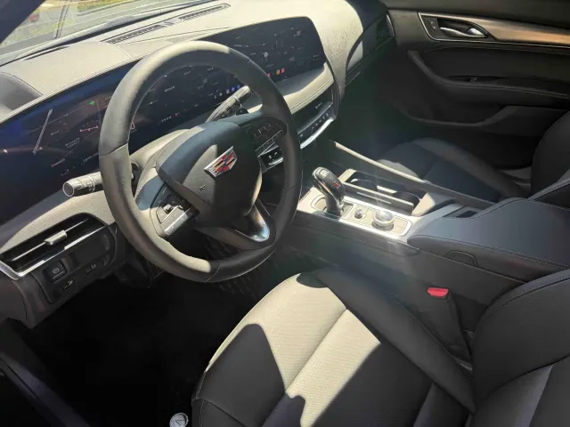 Cadillac CT5 — Фото автомобиля 4