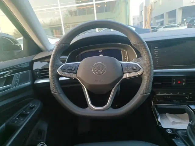 Volkswagen Passat — Фото автомобиля 6