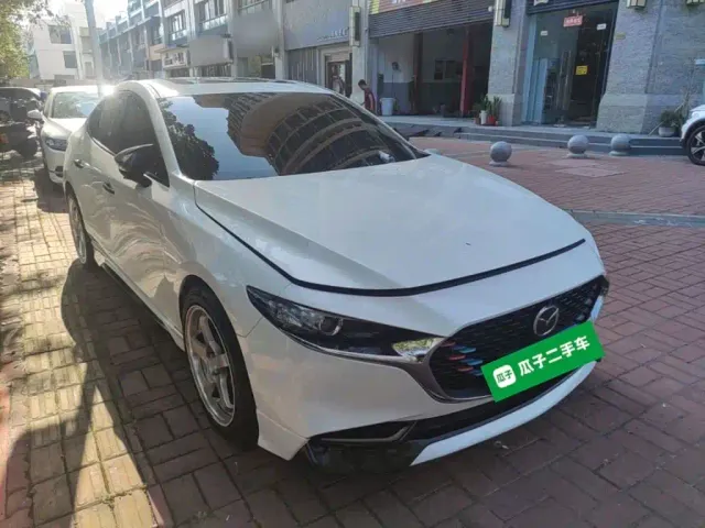 Mazda Axela — Фото автомобиля 3