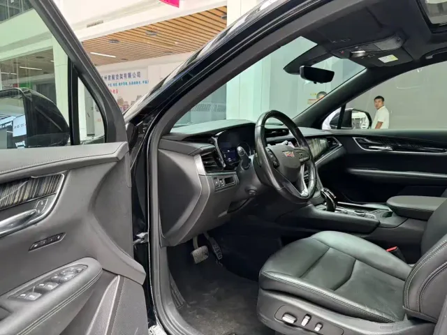 Cadillac XT6 — Фото автомобиля 9