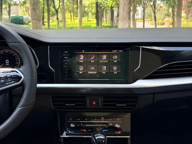 Volkswagen Passat — Фото автомобиля 15