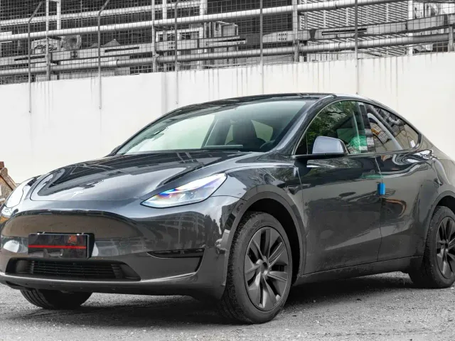 Фотография автомобиля — Tesla Model Y