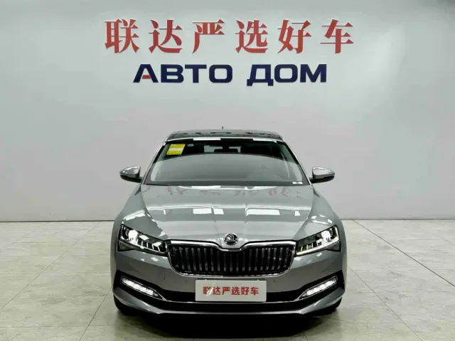 Skoda Superb — Фото автомобиля 2