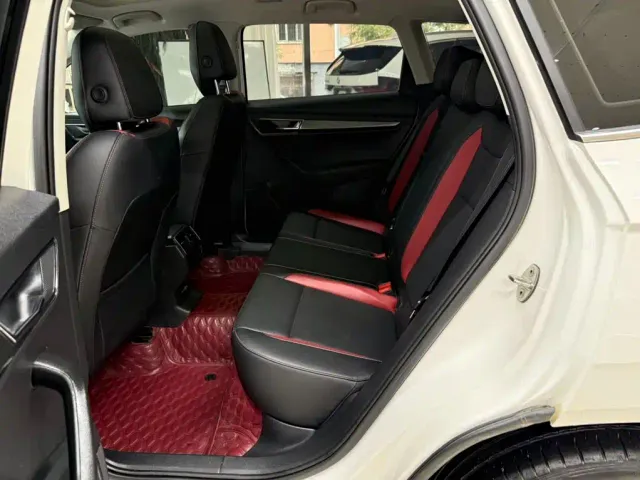 Skoda Karoq — Фото автомобиля 14