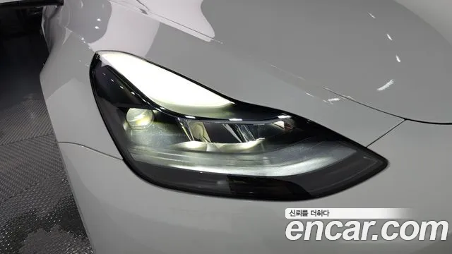 Tesla Model Y — Фото автомобиля 22