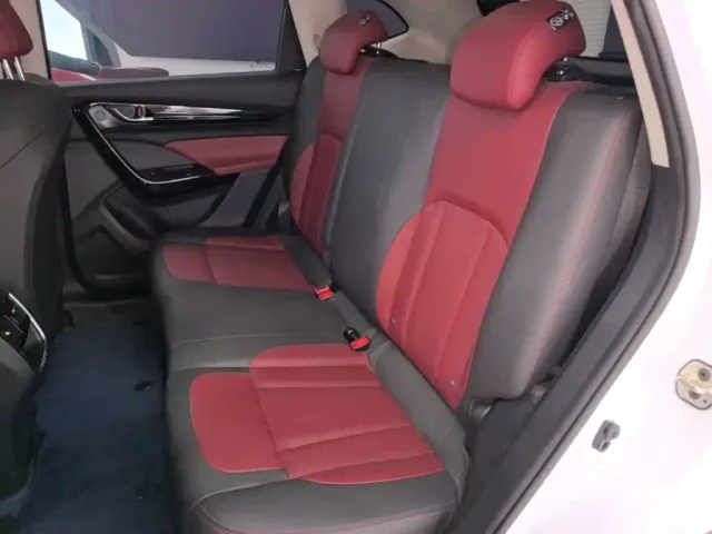 Dongfeng Fengshen AX7 — Фото автомобиля 12