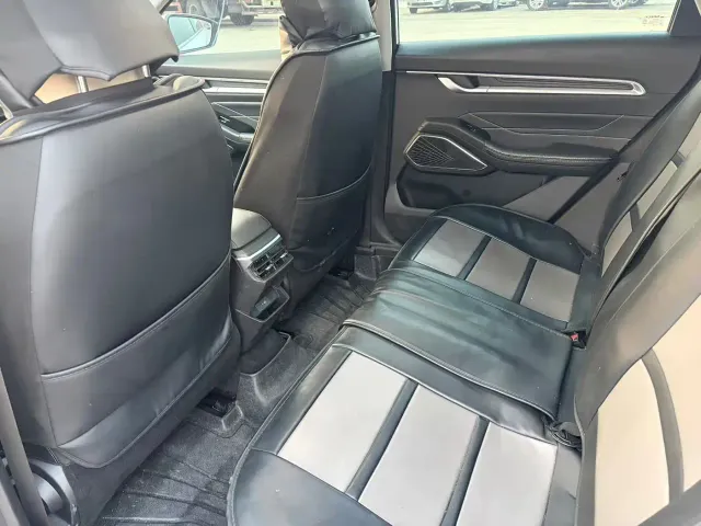 Geely Emgrand — Фото автомобиля 8