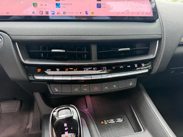 Cadillac CT5 — Фото автомобиля 23