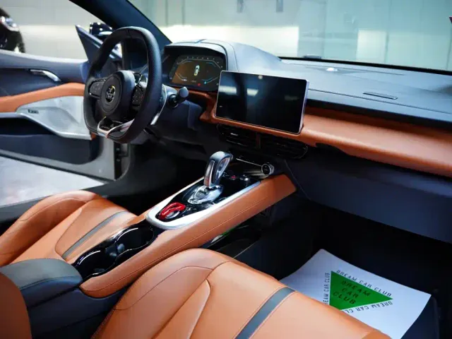 Lotus Emira — Фото автомобиля 29