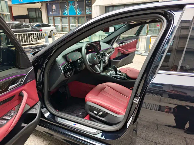 BMW 5 Series — Фото автомобиля 9
