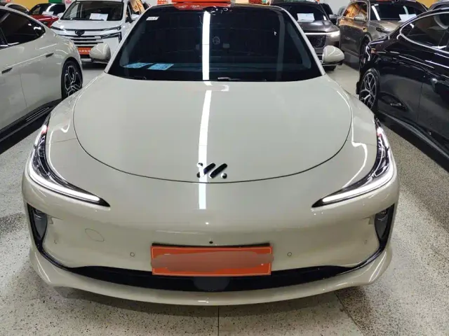 IM Motors IM L6 2025 Pro Max — Фото автомобиля 2