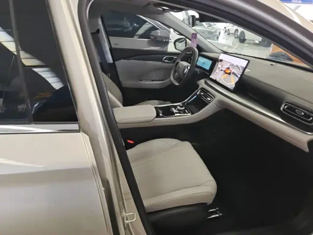 Geely Galaxy Stellar 6 — Фото автомобиля 24