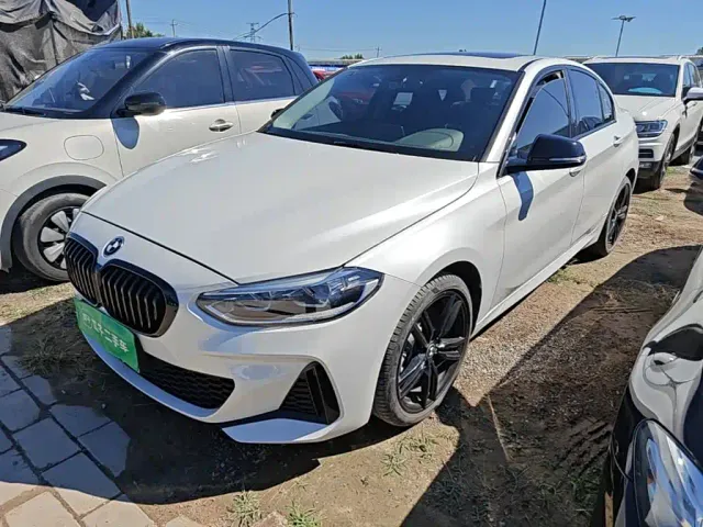 Фотография автомобиля — BMW 1 Series