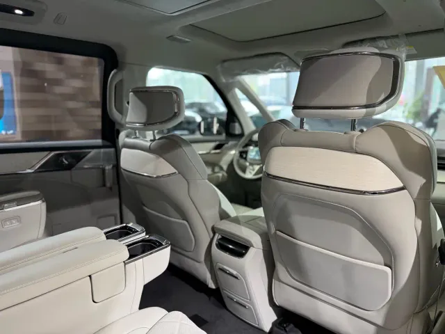 Volvo EM90 — Фото автомобиля 25