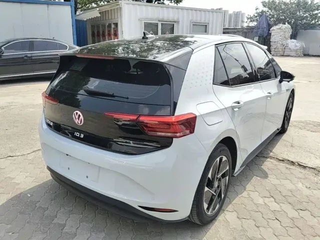 Volkswagen ID.3 — Фото автомобиля 6