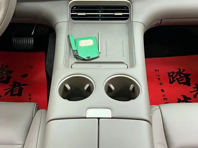 IM Motors LS6 — Фото автомобиля 26