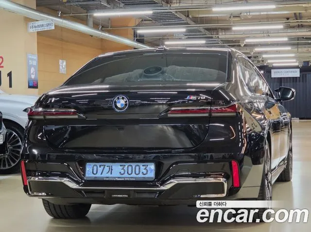 BMW i7 — Фото автомобиля 2