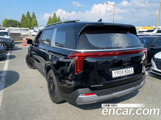 Kia Carnival Generation 4 — Фото автомобиля 3