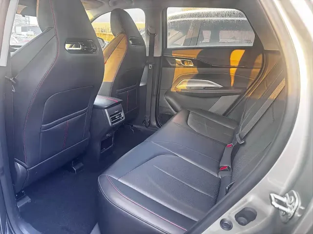 Changan Z6 — Фото автомобиля 12