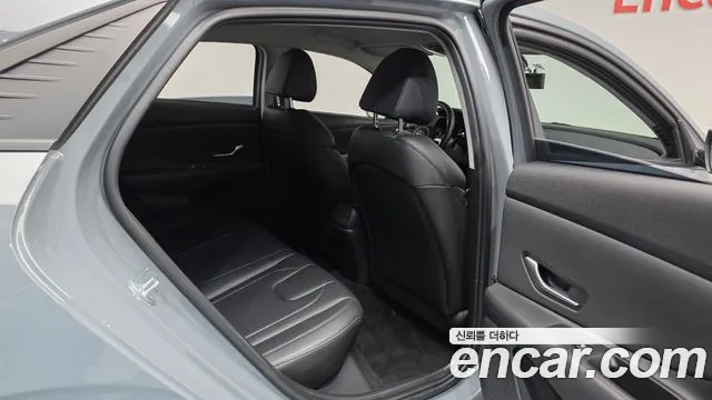 Hyundai Avante CN7 — Фото автомобиля 11
