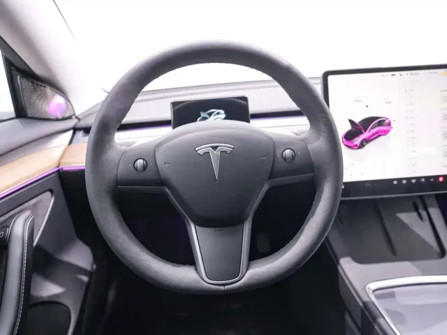 Tesla Model 3 — Фото автомобиля 19