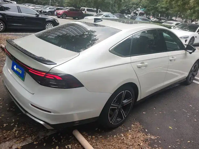 Honda Accord — Фото автомобиля 3