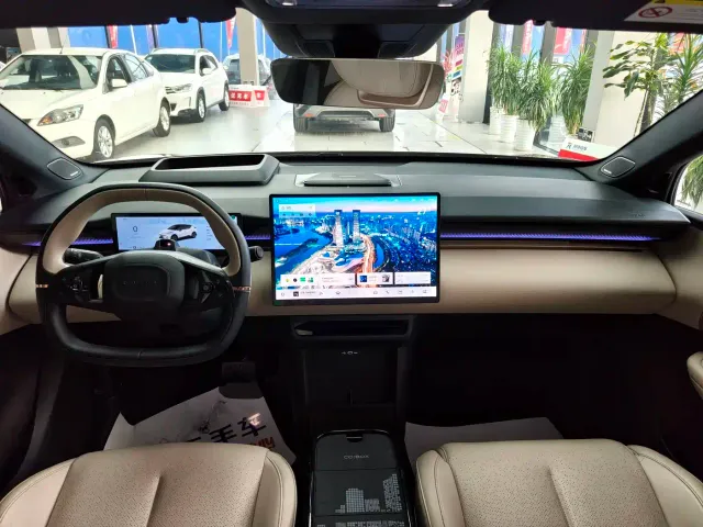 Lynk & Co Z20 — Фото автомобиля 10