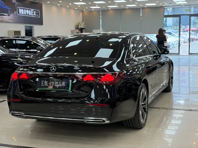 Mercedes-Benz E-Class — Фото автомобиля 6