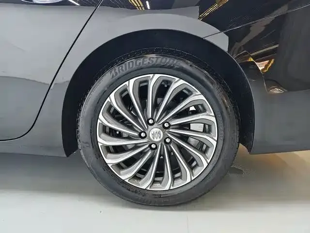 Buick LaCrosse — Фото автомобиля 15