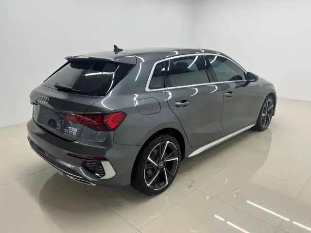 Audi Audi A3 2023 Facelift Sportback 35 TFSI Fashion Sport — Фото автомобиля 4