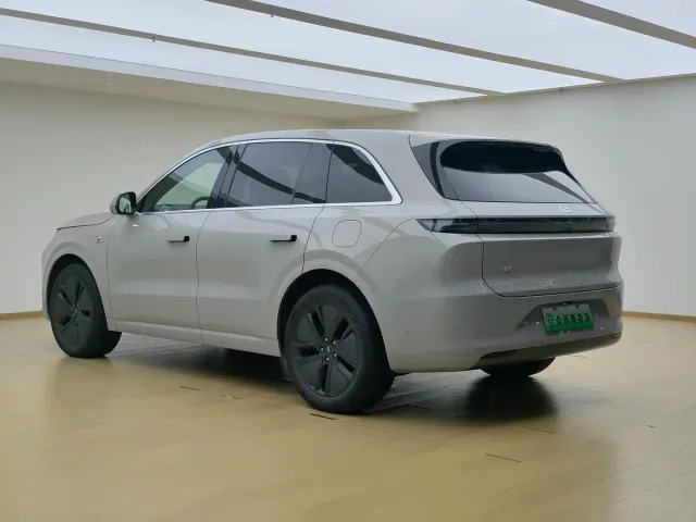 Li Auto L6 — Фото автомобиля 9